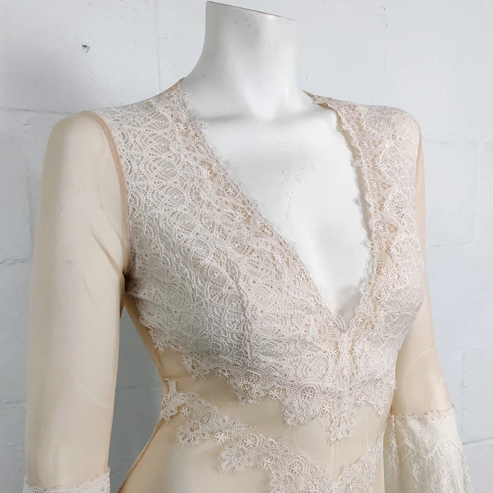 Victoria's Secret Lace Bodysuit in Cream - Picture 4 of 8